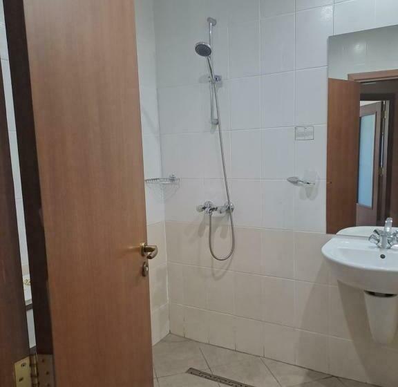 דירת חדר, Apartment 322, Villa Park