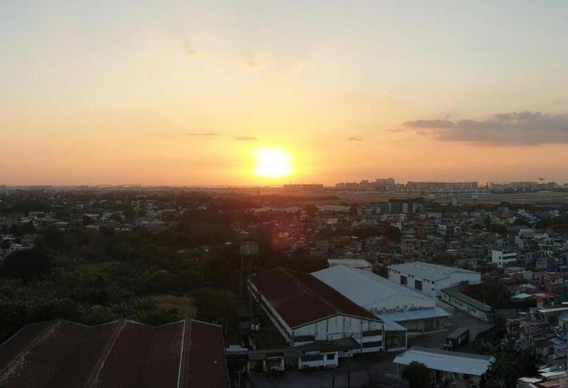 带1个卧室的顶楼公寓, Spacious Penthouse Near Naia With 24 7 Convenience