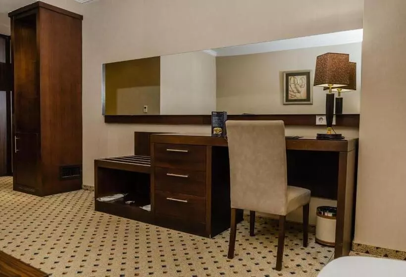 سوییت جونیور, Canyon Hotel Erbil