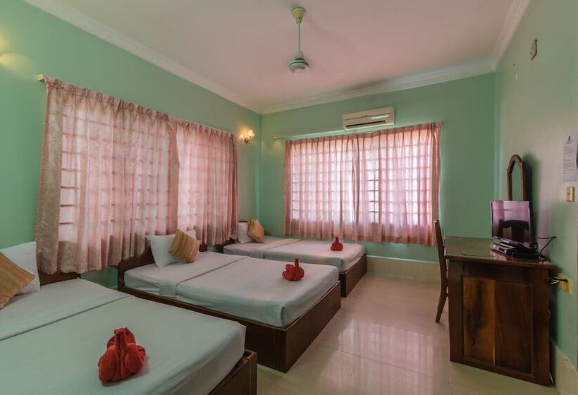 اتاق خانوادگی, Damnak Riverside Villa