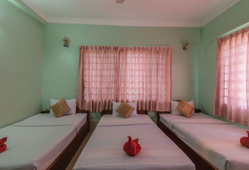 اتاق خانوادگی, Damnak Riverside Villa