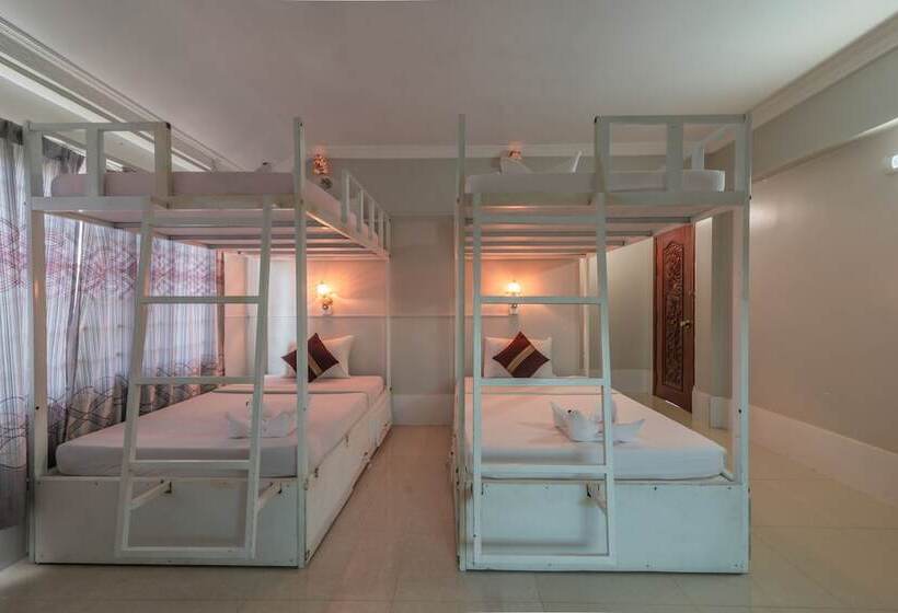 تختخواب در اتاق مشترک, Damnak Riverside Villa