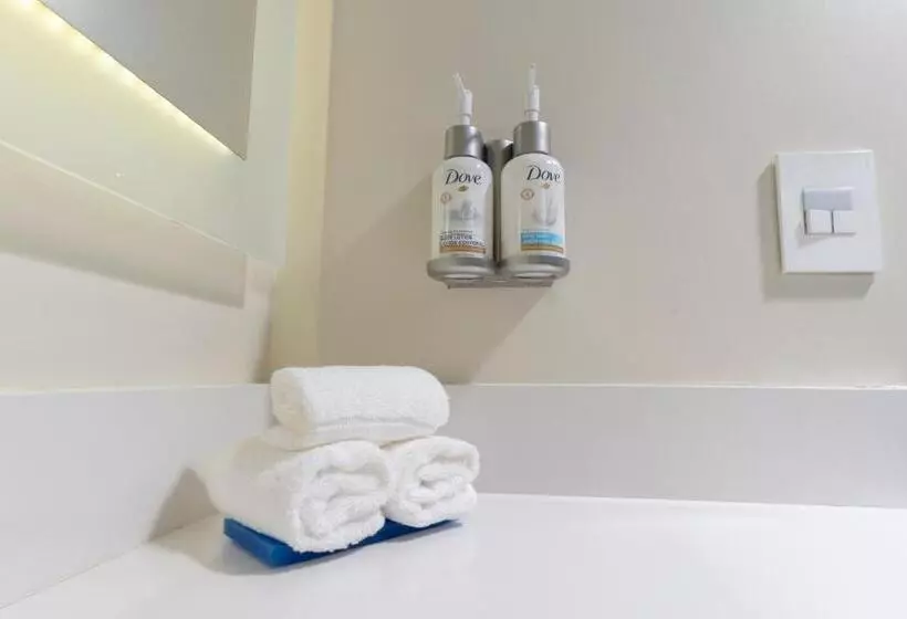 اتاق استاندارد, Holiday Inn Express Guadalajara Aeropuerto, An Ihg