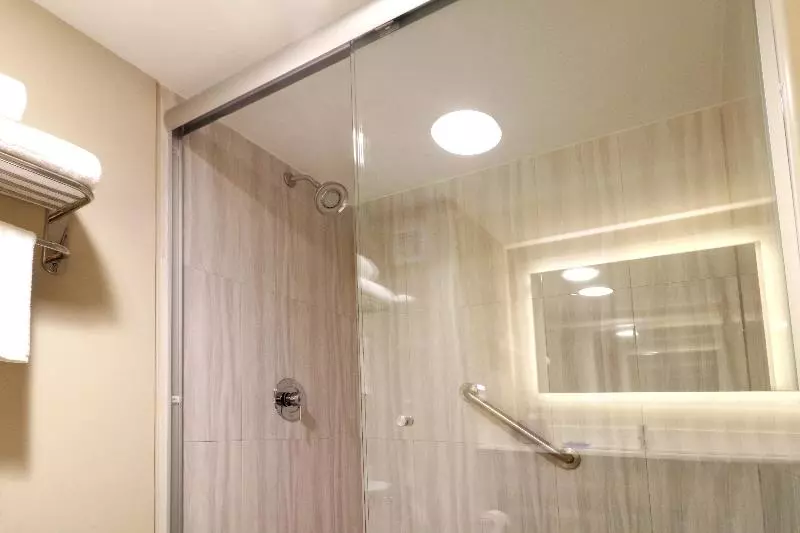 اتاق استاندارد با تخت بزرگ, Holiday Inn Express Guadalajara Aeropuerto, An Ihg