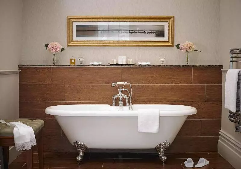 اتاق استاندارد با تخت بزرگ برای معلولان, Holiday Inn Express Guadalajara Aeropuerto, An Ihg