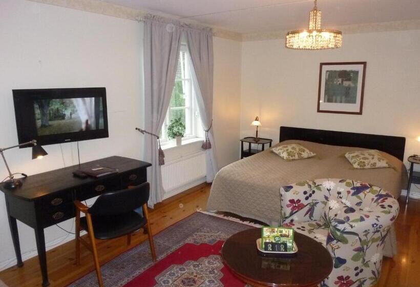 חדר סטנדרט, Nya Pallas