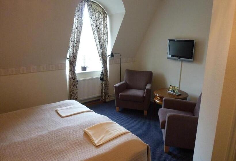 חדר סטנדרט, Nya Pallas