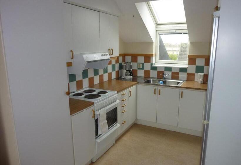 חדר סטנדרט לארבעה, Nya Pallas