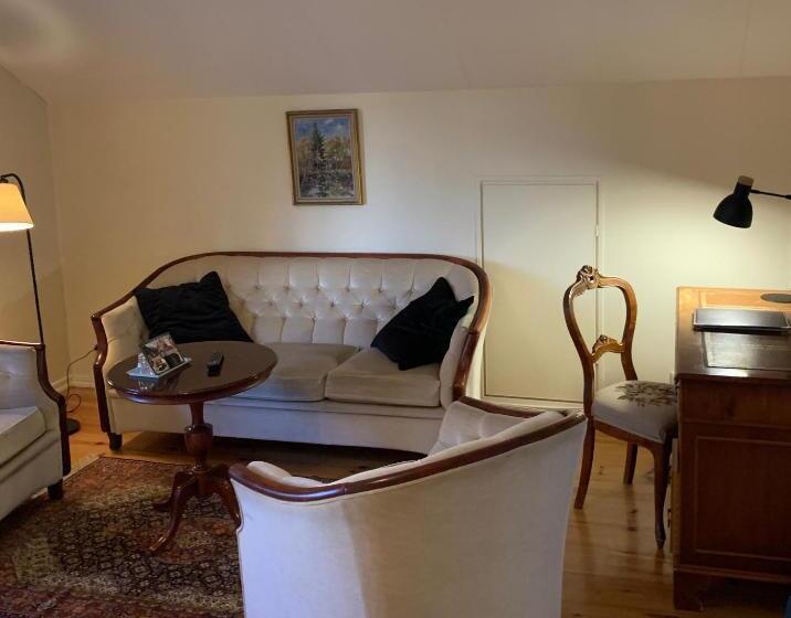 غرفة قياسية رباعية, Nya Pallas