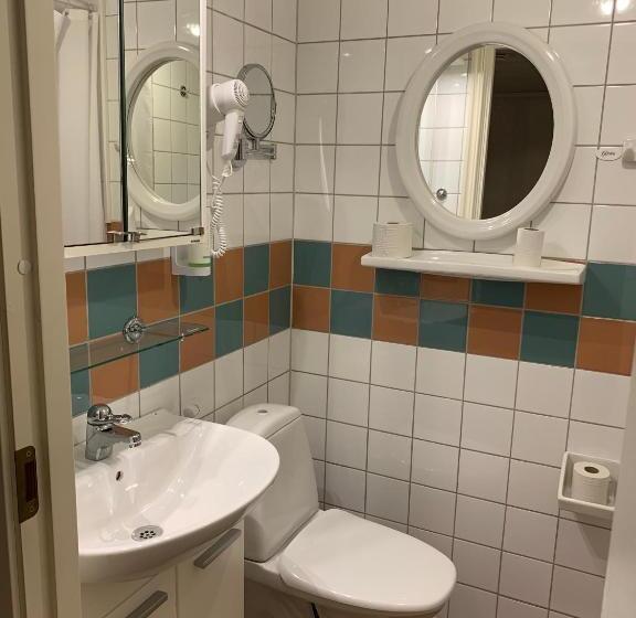 סוויטה עם טרסה, Nya Pallas