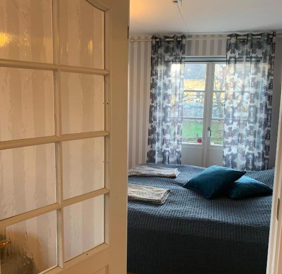 סוויטה עם טרסה, Nya Pallas