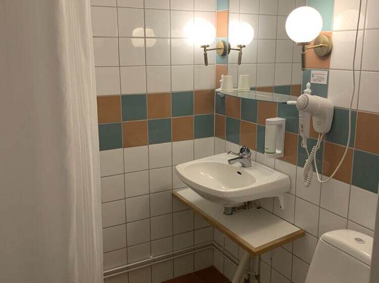 חדר סטנדרט, Nya Pallas