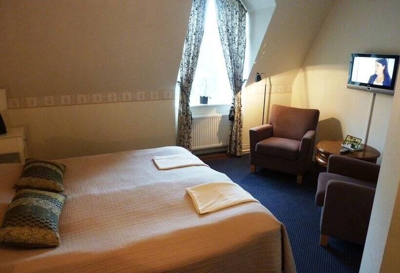 غرفة قياسية, Nya Pallas