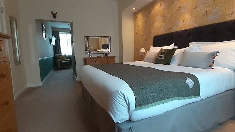 سوییت اجرایی, The Briarfields