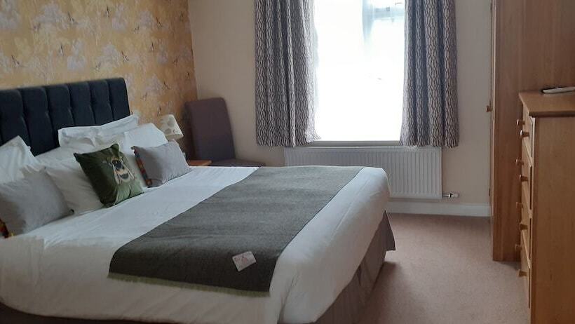 سوییت اجرایی, The Briarfields