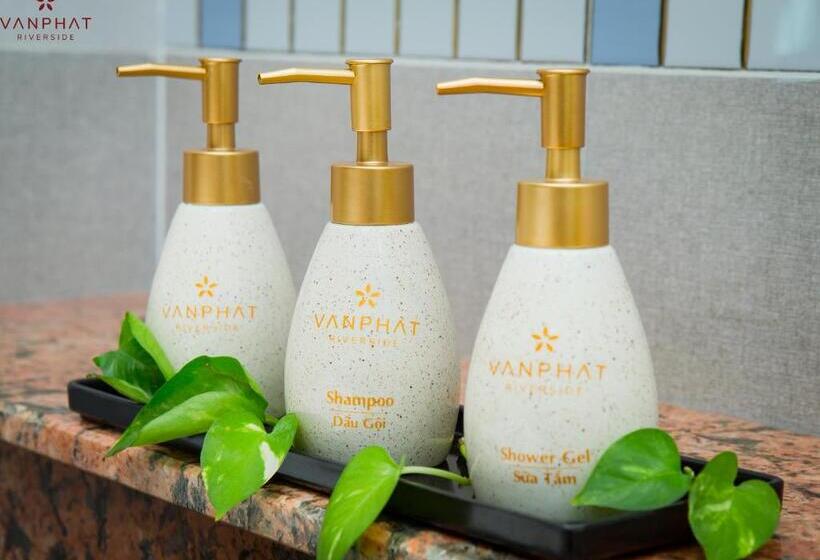 اتاق لوکس, Van Phat Riverside