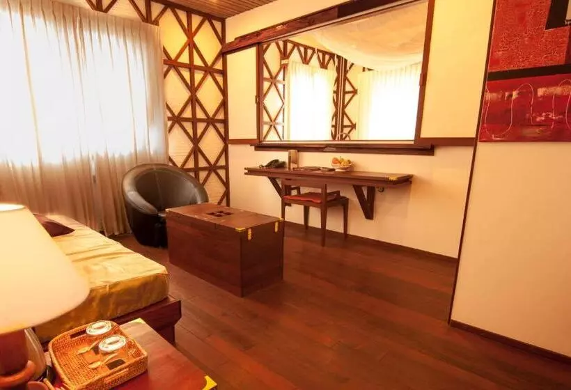 سوئیت با بالکن, Viewpoint Ecolodge