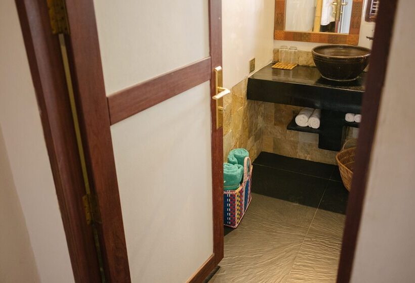 اتاق لوکس با بالکن, Viewpoint Ecolodge