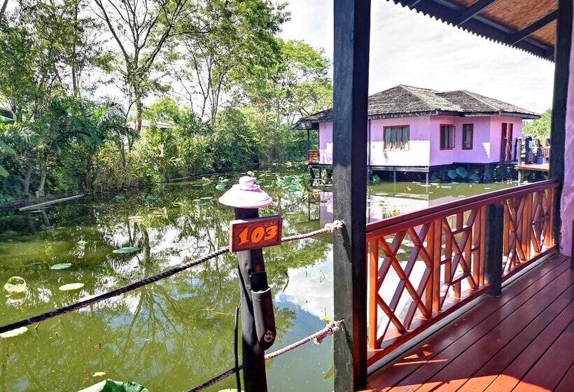 اتاق لوکس با بالکن, Viewpoint Ecolodge