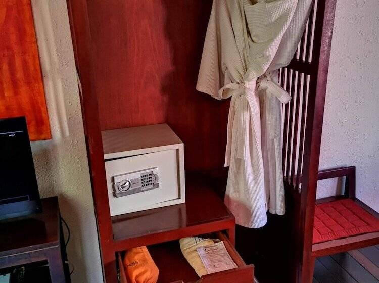 اتاق لوکس, Viewpoint Ecolodge