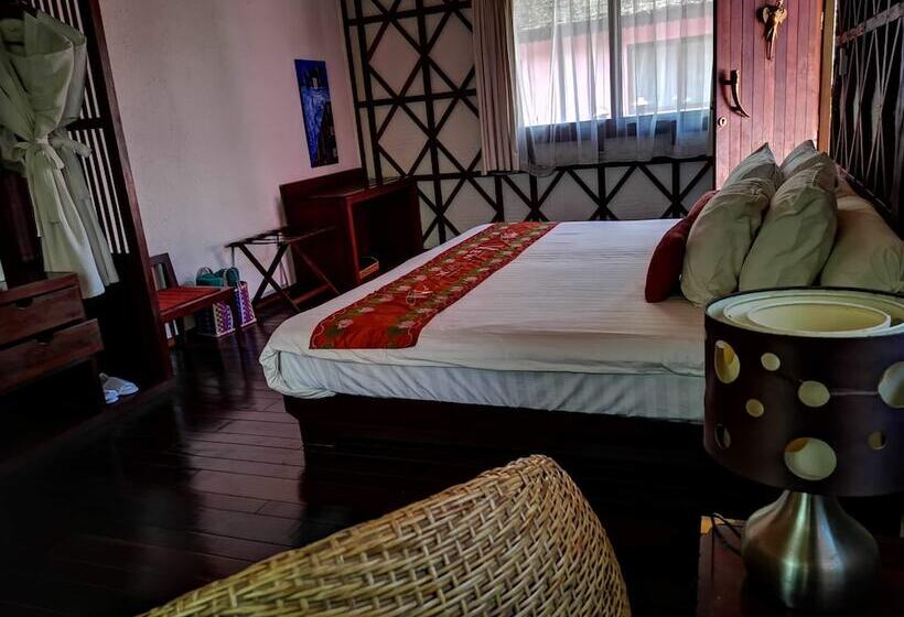 اتاق لوکس, Viewpoint Ecolodge