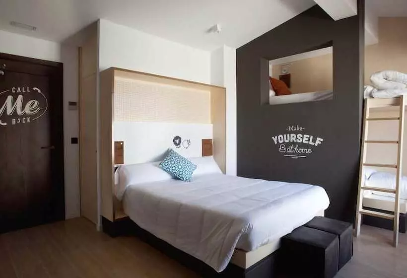 اتاق استاندارد سه نفره, Toc Hostel Madrid