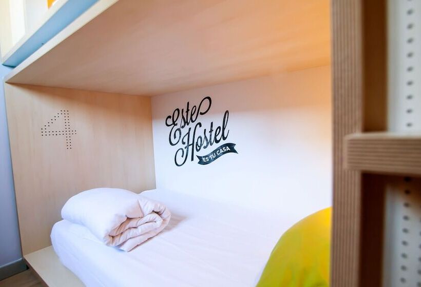 تختخواب در اتاق مشترک, Toc Hostel Madrid