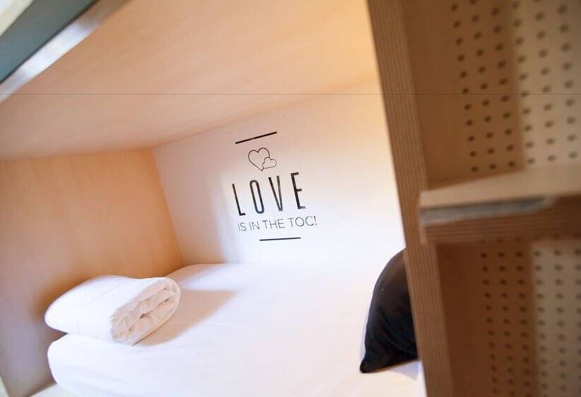 تختخواب در اتاق مشترک, Toc Hostel Madrid