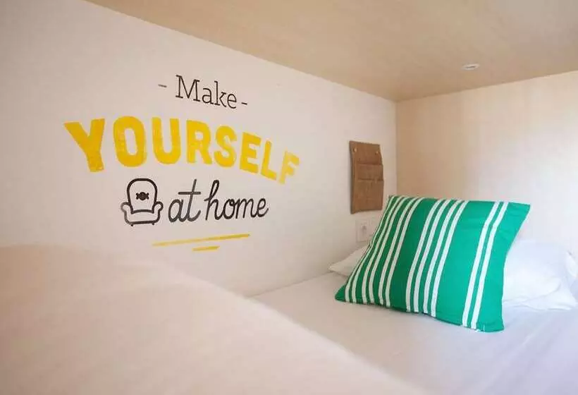 تختخواب در اتاق مشترک, Toc Hostel Madrid
