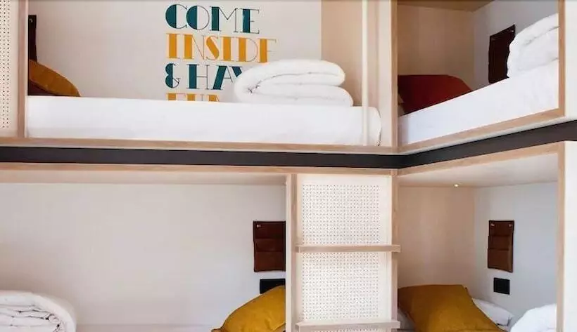 تختخواب در اتاق مشترک, Toc Hostel Madrid