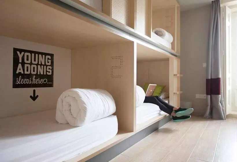تختخواب در اتاق مشترک, Toc Hostel Madrid