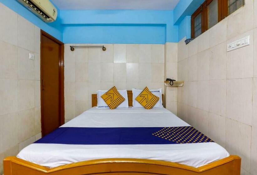 Номер Стандарт, Spot On Grand Residency Near Marina Beach