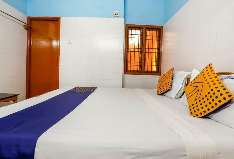 Номер Стандарт, Spot On Grand Residency Near Marina Beach