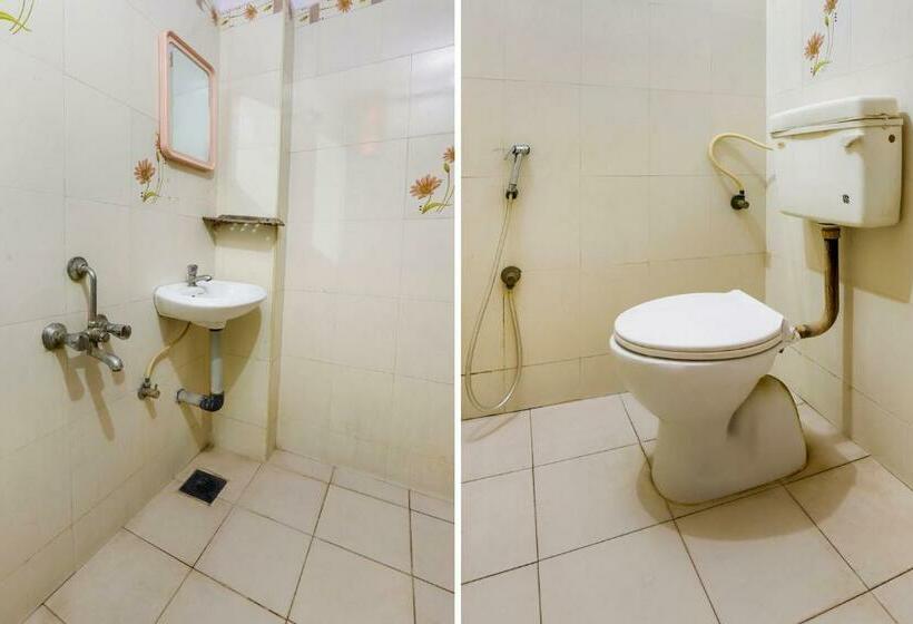 Номер Стандарт, Spot On Grand Residency Near Marina Beach