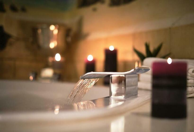 Стандартный Номер Кровать Кинг, Sweet Poison Rooms