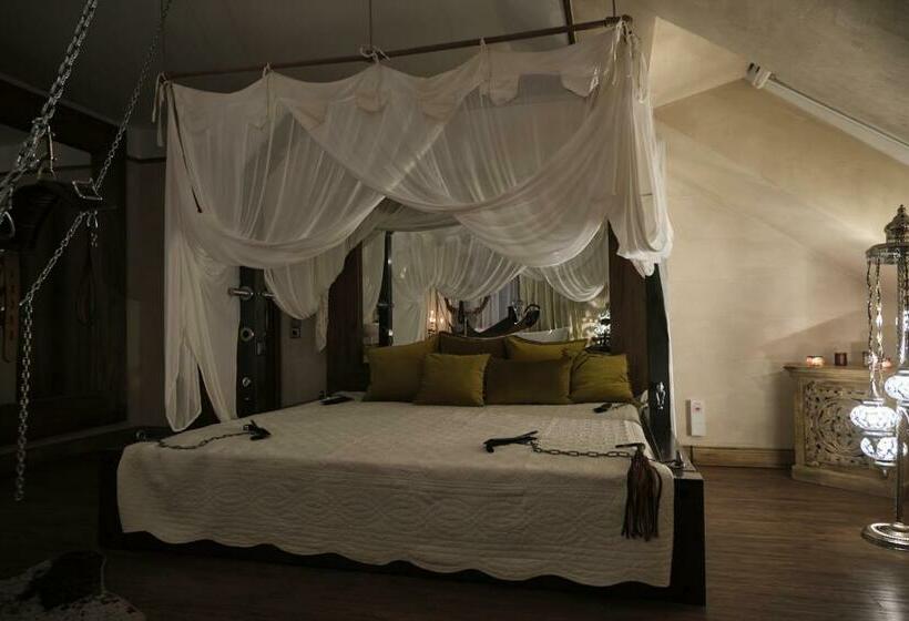 Люкс Повышенной Комфортности, Sweet Poison Rooms