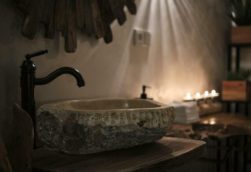 Номер Superior, Sweet Poison Rooms