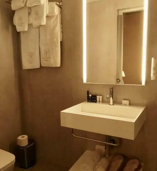 デラックススイート, Madama Residence