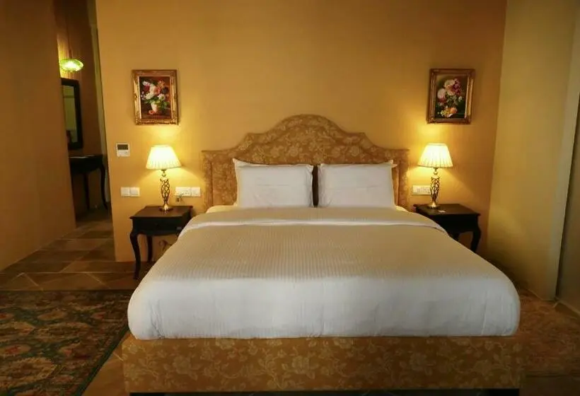 デラックススイート, Madama Residence