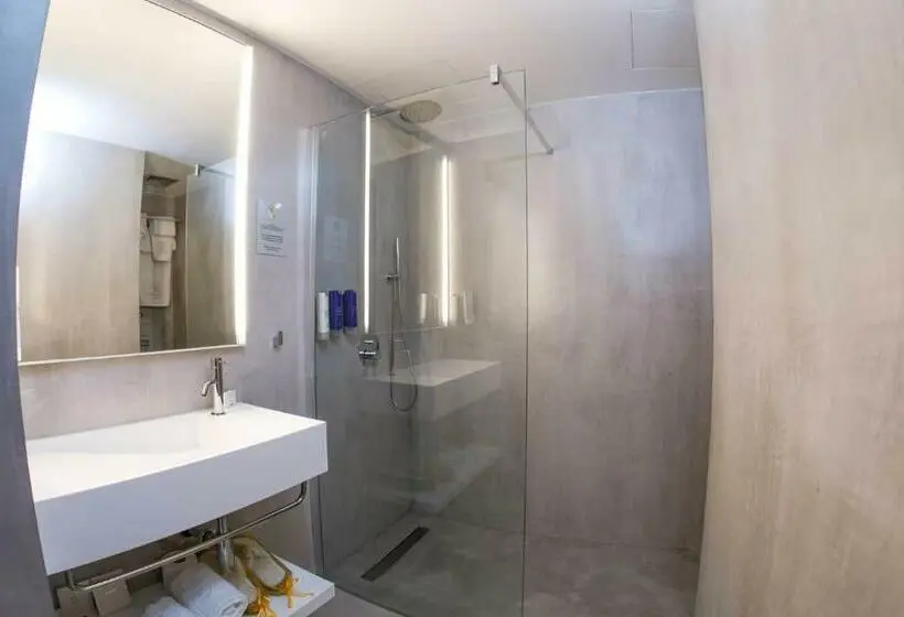 デラックススイート, Madama Residence