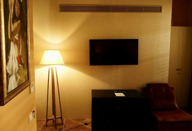 Люкс Повышенной Комфортности, Madama Residence