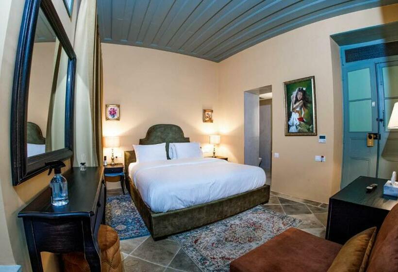 Люкс Повышенной Комфортности, Madama Residence