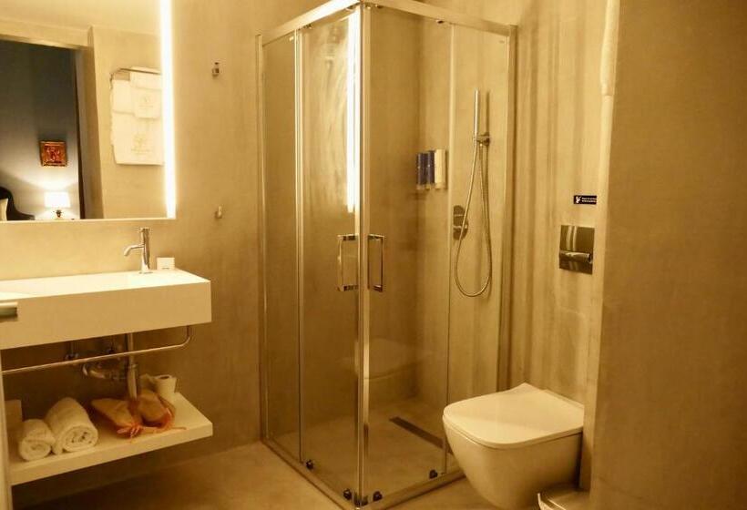 Люкс Повышенной Комфортности, Madama Residence