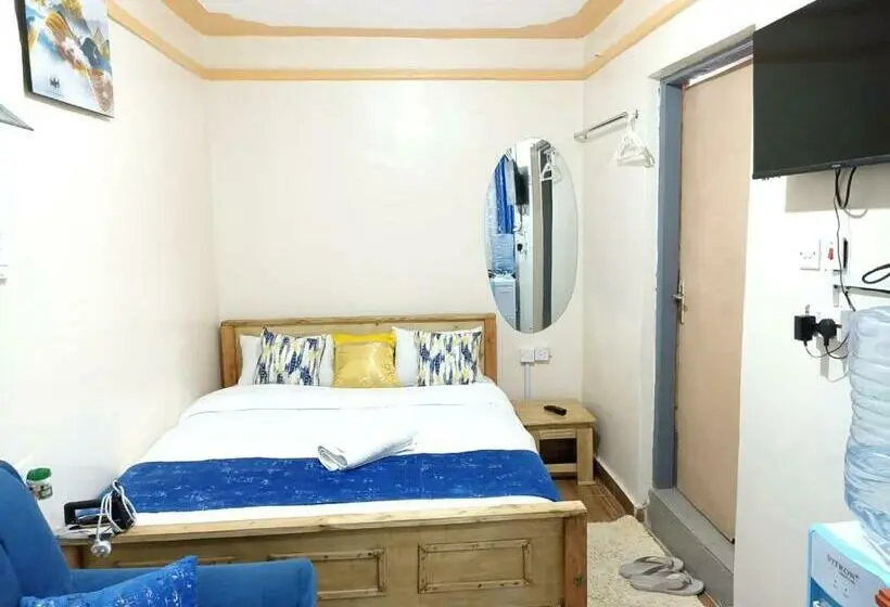 اتاق لوکس با تخت بزرگ, Essie Studios Naivasha Cbd