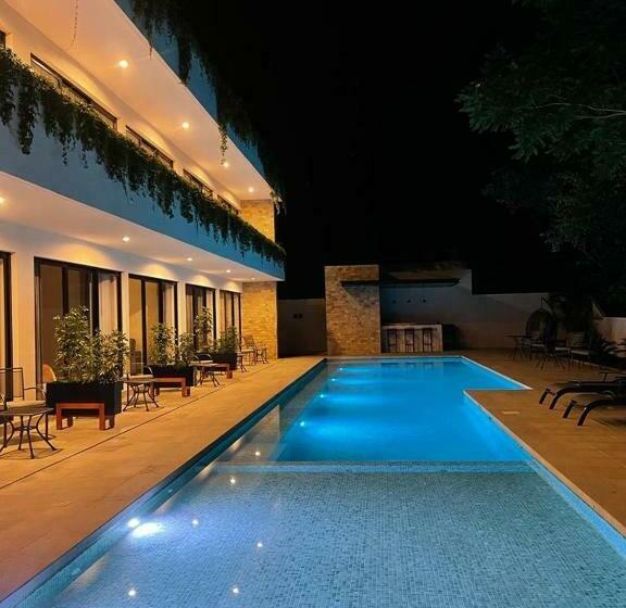 غرفة قياسية مزوَّدة بشُرفة, Kali Secreto