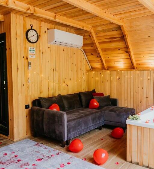 اتاق استاندارد با تراس, Serinle Bungalow