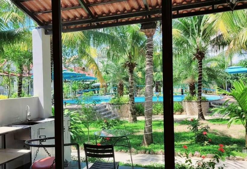 スタンダードバンガロー, Fla Village