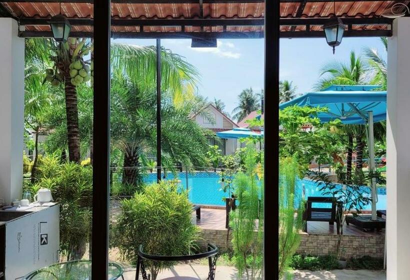 スタンダード4人部屋, Fla Village