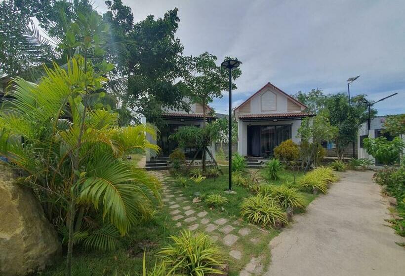 庭の見えるスタンダードトリプルルーム, Fla Village