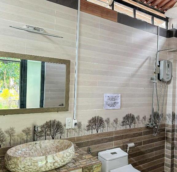 スタンダードバンガロー, Fla Village